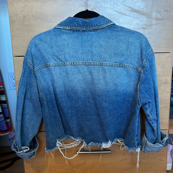 Free People Cropped Denim Jacket Studded & Distressed - Picture 2 of 2